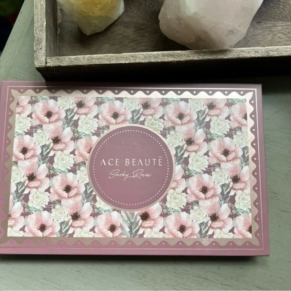 Ace Beaute SMOKY ROSES PALETTE (LIMITED EDITION)